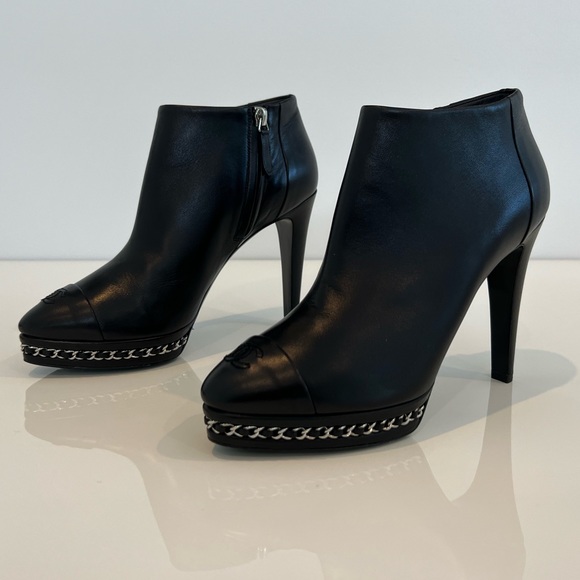 CHANEL BLACK LEATHER PLATFORM SILVER HARDWARE BOOTS SIZE IT 38.5 / US 8.5 - Picture 7 of 16